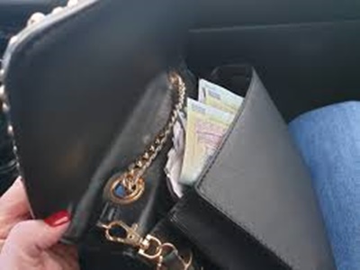 O femeie a returnat o geantă găsită în care erau 7.600 lei, ZCH NEWS - sursa ta de informații