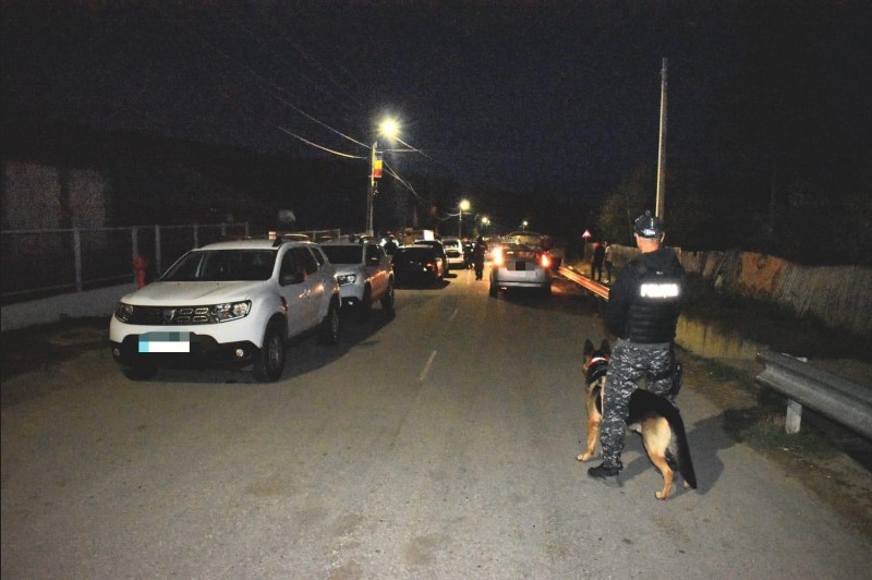 Acţiune de amploare a poliţiei și jandarmeriei în comuna Ion Creangă, ZCH NEWS - sursa ta de informații