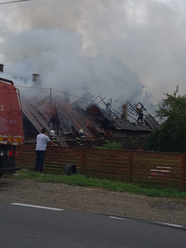 Video. Foto. Incendiu la o casă din Târgu Neamț, ZCH NEWS - sursa ta de informații