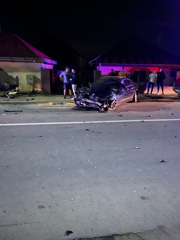 Video. Foto. Târgu Neamț: Două mașini distruse în urma unui accident rutier, ZCH NEWS - sursa ta de informații