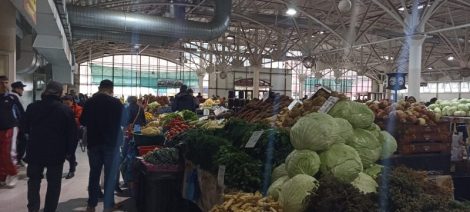 Piatra Neamț. Oferta pieței la legume și fructe, ZCH NEWS - sursa ta de informații