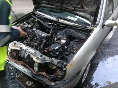 Spirit civic: Autoturism în flăcări mutat de romaşcani, ZCH NEWS - sursa ta de informații