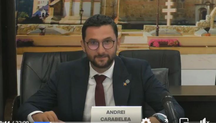 Pietrenii vor putea face solicitări primăriei direct de pe reţelele de socializare. Un robot virtual va fi interfaţa
