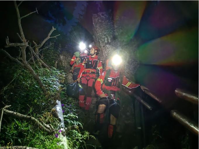 Salvamont Neamț: intervenție în Ceahlău pentru salvarea unei familii cu doi copii