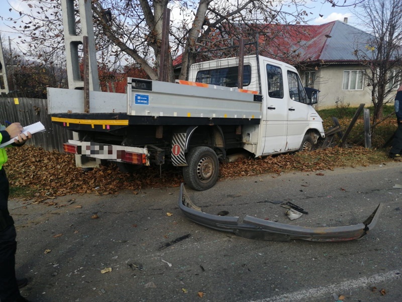 Știre actualizată. Accident cu cinci răniți la Dumbrava Roșie