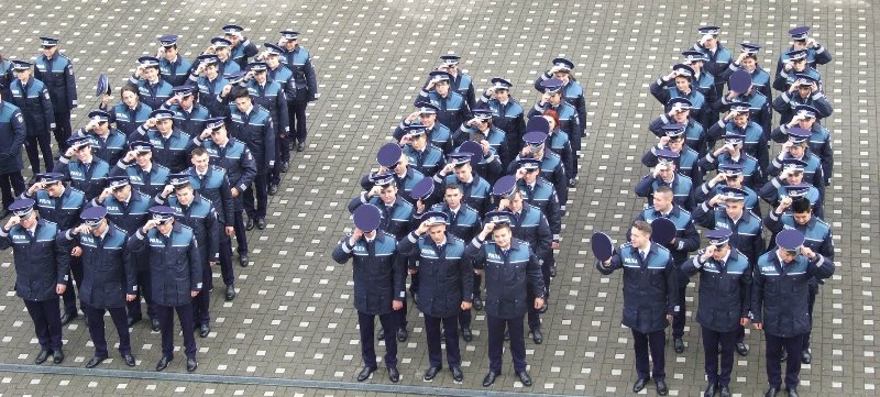 Aproape 100 de tineri nemțeni vor să devină polițiști, ZCH NEWS - sursa ta de informații