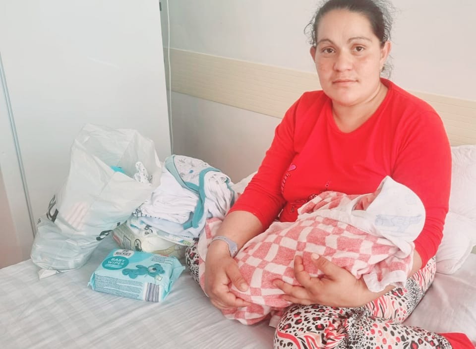 Record la Maternitatea Roman: o femeie a născut al 9 lea băiețel, ZCH NEWS - sursa ta de informații