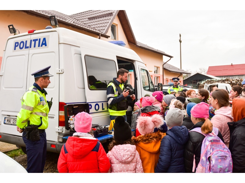 GALERIE FOTO Prevenire prin educație la Liceul Tehnologic din Nisiporești