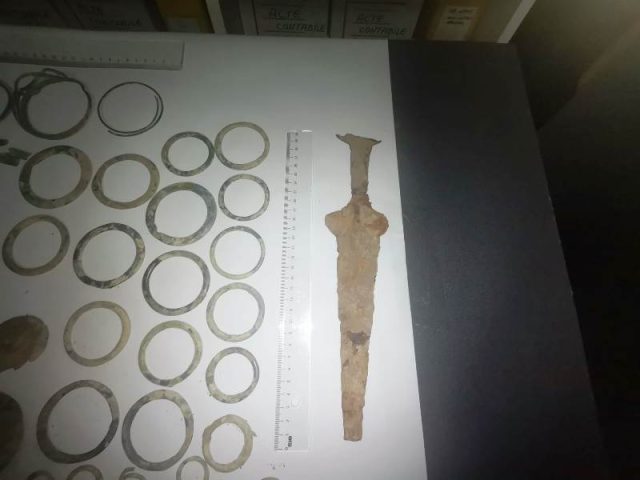 Bijuterii și arme vechi de 3.0000 de ani găsite în Neamț, ZCH NEWS - sursa ta de informații