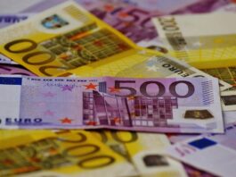 Iași. Fraudă imobiliară de proporții – anchetatorii vorbesc de o pagubă de 7 milioane de euro Iași. Fraudă imobiliară de proporții – anchetatorii vorbesc de o pagubă de 7 milioane de euro