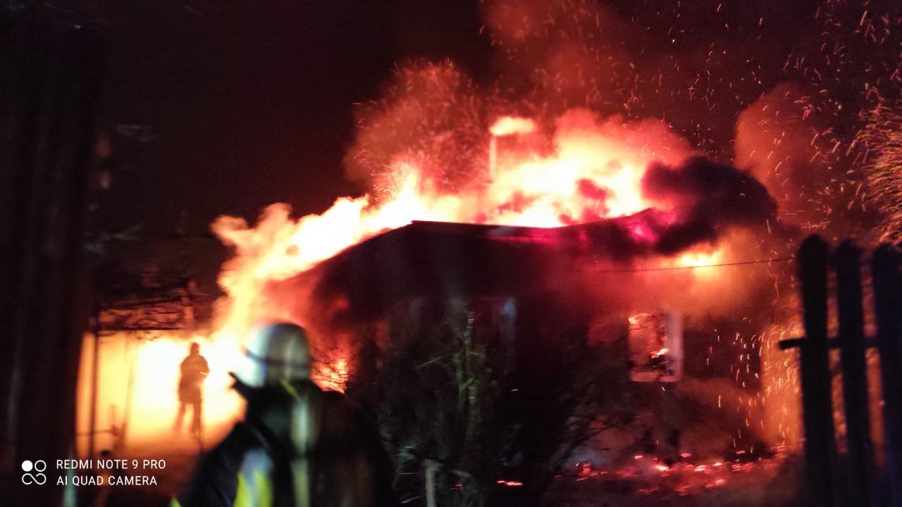 FOTO. Locuință mistuită de foc la Dochia, ZCH NEWS - sursa ta de informații