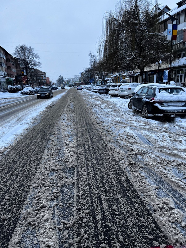 VIDEO. FOTO. Starea drumurilor în Neamț: se circulă în condiții de iarnă. Viscolul și ninsoarea creează mari probleme șoferilor, ZCH NEWS - sursa ta de informații