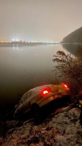 Accident “La caiace“: un șofer drogat a ajuns cu mașina în lac, ZCH NEWS - sursa ta de informații