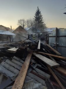 Incendiu cu pagube colaterale: 15 găini ucise de foc, ZCH NEWS - sursa ta de informații