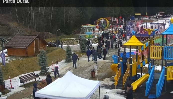 Pârtia Durău plină de turiști dornici de distracție, ZCH NEWS - sursa ta de informații