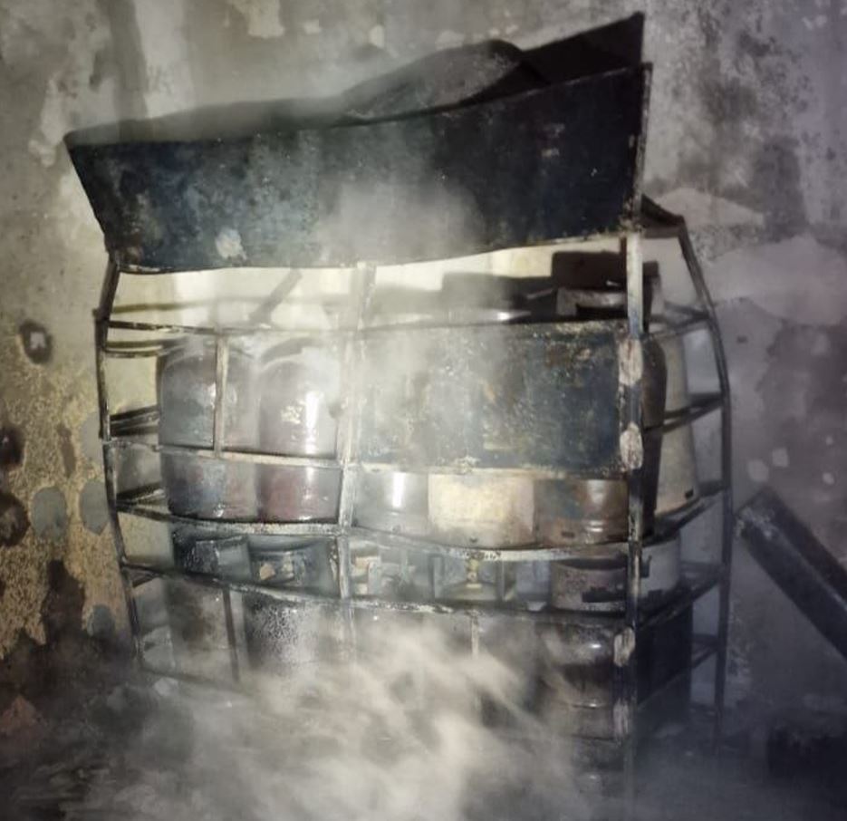 FOTO. Explozie după un incendiu pus la un complex comercial din Tașca, ZCH NEWS - sursa ta de informații