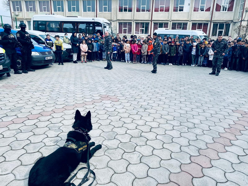 FOTO&#038;VIDEO Ample acțiuni cu “mascați“ și câini de urmă de Ziua Poliției Române, ZCH NEWS - sursa ta de informații