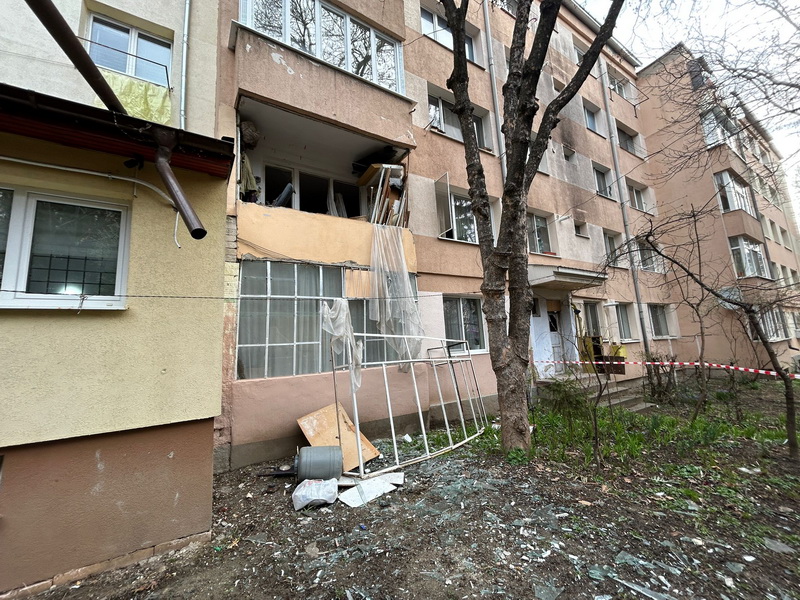 FOTO&#038;VIDEO Explozie la bloc: două persoane au avut nevoie de îngrijiri medicale, ZCH NEWS - sursa ta de informații
