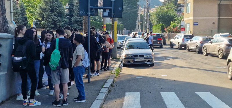 Neamț: 372 de absolvenți de liceu nu s-au înscris la BAC