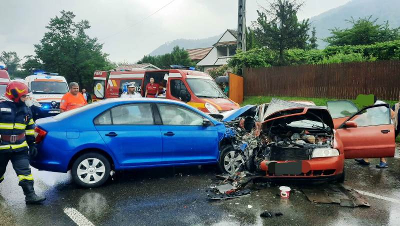 Știre actualizată. Accident cu cinci victime: trafic blocat la Pângărați, ZCH NEWS - sursa ta de informații
