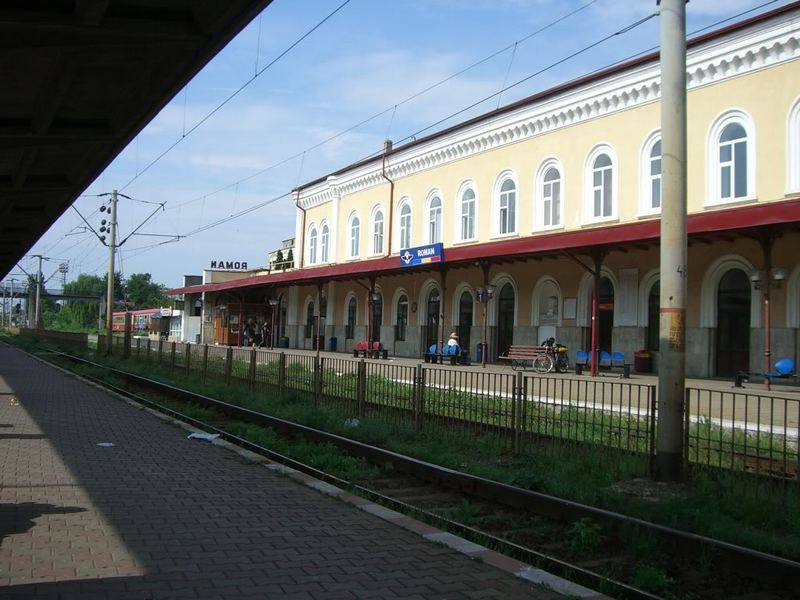 Știre actualizată. O locomotivă a luat foc în Gara Roman