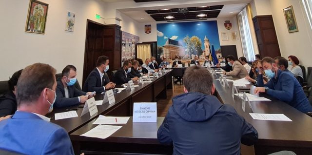 Piatra-Neamţ: Interes şi lipsă de interes la şedinţele de consiliu local. Cine este lider la absențe nemotivate?