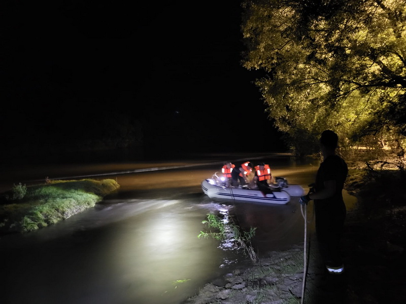 FOTO&#038;VIDEO Adolescent înecat în Prut, ZCH NEWS - sursa ta de informații