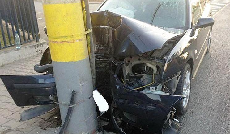 Un șofer băut a testat dacă un stâlp rezistă la impactul cu mașina proprie, ZCH NEWS - sursa ta de informații