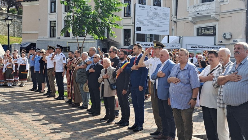 FOTO. Ziua Imnului Național al României la Piatra Neamț, ZCH NEWS - sursa ta de informații