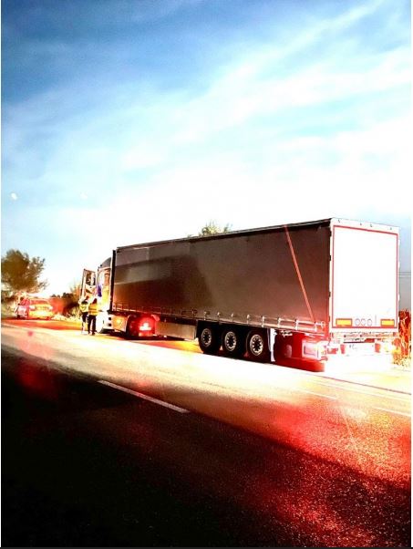 Camion de 65.000 euro confiscat pentru marfă ilicită de 55.000 lei