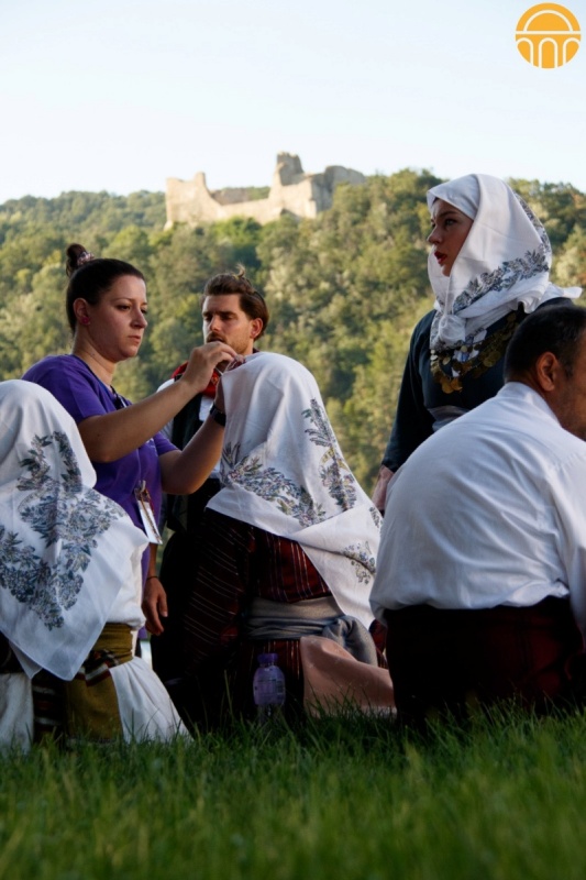 FOTO. Festivalul de Folclor Ceahlăul în noul amfiteatru din Târgu Neamț, ZCH NEWS - sursa ta de informații