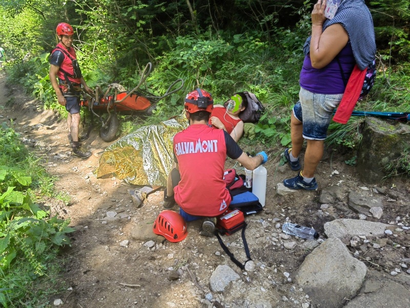 Turist în criză cardiacă salvat la limită din masivul Ceahlău: elicopterul SMURD s-a întors din drum în urma unei probleme tehnice