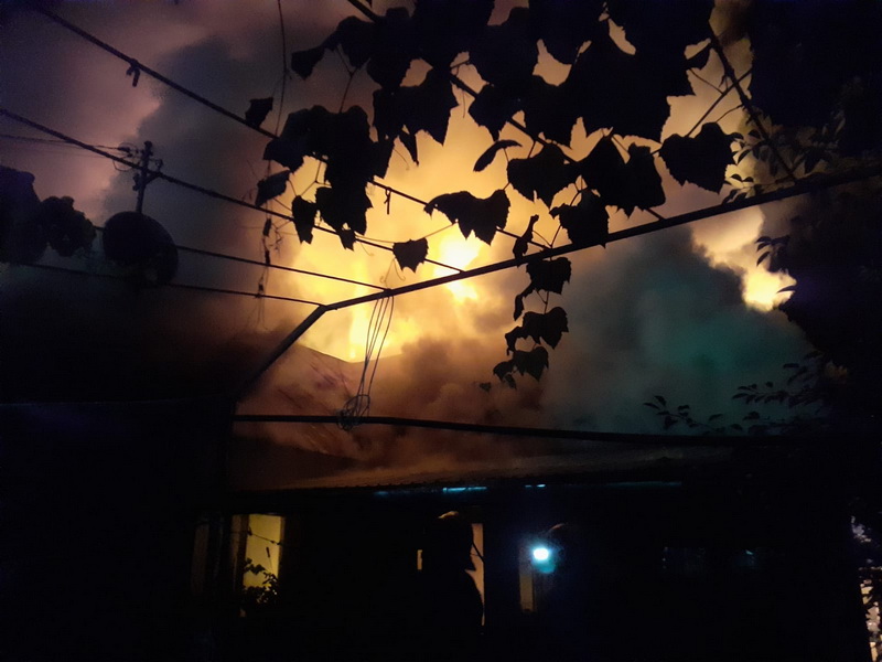 Incendiu devastator la Rediu: două persoane au avut nevoie de ajutor medical, ZCH NEWS - sursa ta de informații