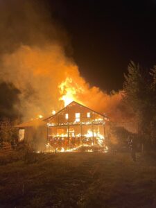 VIDEO. FOTO. Incendiu de amploare la Straja: intervenția a durat aproape 9 ore, ZCH NEWS - sursa ta de informații