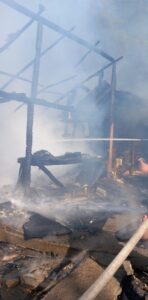 FOTO. Incendiu la Negrești: un bărbat a avut nevoie de îngrijiri medicale, ZCH NEWS - sursa ta de informații