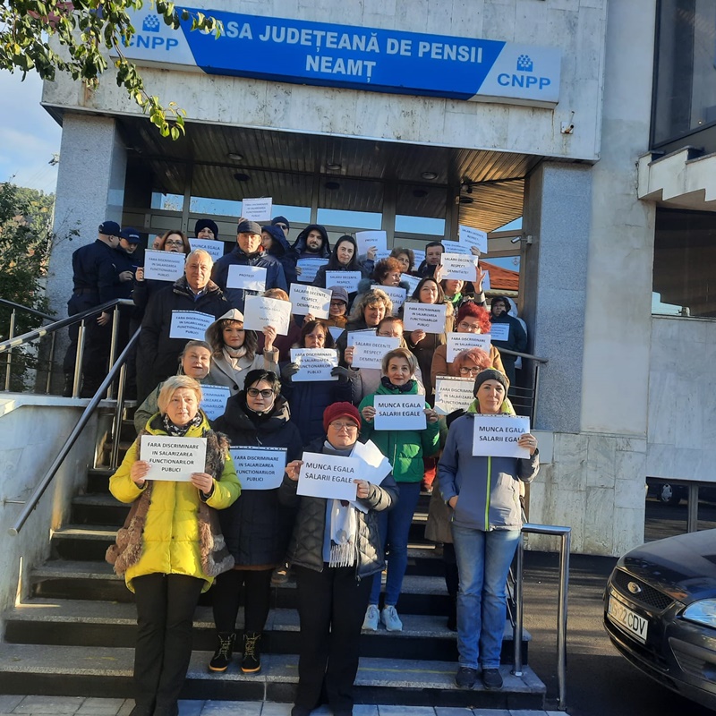 Protestele la instituțiile de stat din Neamț continuă. Angajații DSP și CJP cer majorări salariale, ZCH NEWS - sursa ta de informații