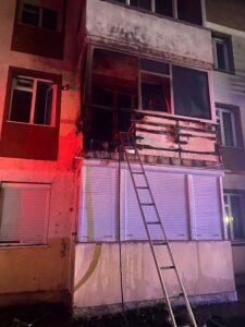 Incendiu la un bloc din Piatra Neamț: 20 de persoane s-au autoevacuat, ZCH NEWS - sursa ta de informații