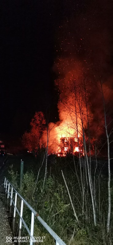 Foc la Petru Vodă: două persoane au avut nevoie de îngrijiri medicale, ZCH NEWS - sursa ta de informații