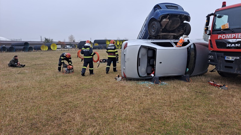 FOTO. Exercițiu ISU Neamț: accident cu victime multiple, a fost activat Planul Roșu de Intervenție, ZCH NEWS - sursa ta de informații