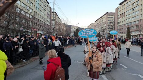 Parada formatiilor de la Festivalul de datini „Steaua sus rasare 11