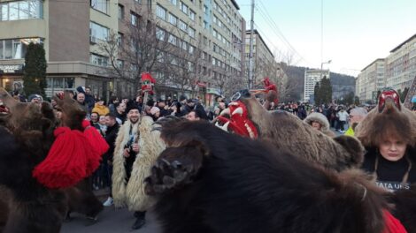 Parada formatiilor de la Festivalul de datini „Steaua sus rasare 12