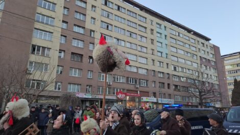 Parada formatiilor de la Festivalul de datini „Steaua sus rasare