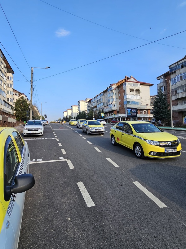 FOTO. Taximetriștii din Piatra Neamț au ieșit la protest, ZCH NEWS - sursa ta de informații