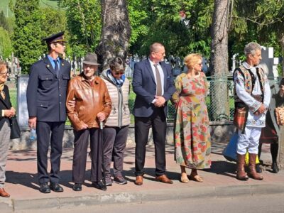 FOTO. Paradă militară și depunere de coroane la Piatra Neamț de Ziua Veteranilor de Război, ZCH NEWS - sursa ta de informații