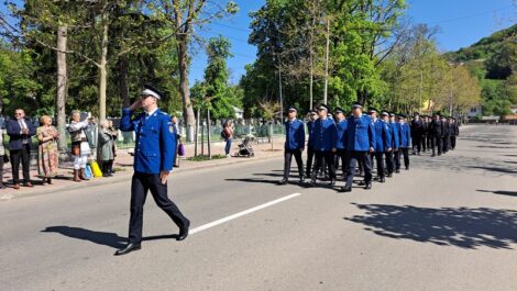 FOTO. Paradă militară și depunere de coroane la Piatra Neamț de Ziua Veteranilor de Război, ZCH NEWS - sursa ta de informații