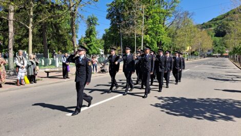 FOTO. Paradă militară și depunere de coroane la Piatra Neamț de Ziua Veteranilor de Război, ZCH NEWS - sursa ta de informații