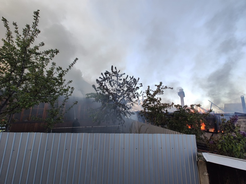FOTO. Știre actualizată. Două chilii ale măicuțelor de la Mănăstirea Văratec distruse de flăcări, ZCH NEWS - sursa ta de informații