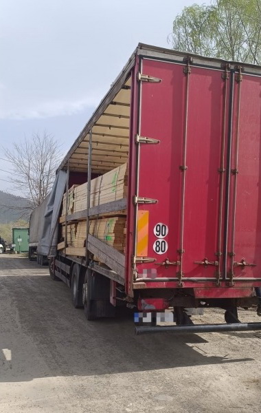 FOTO Captură importantă de material lemnos la Tarcău, ZCH NEWS - sursa ta de informații