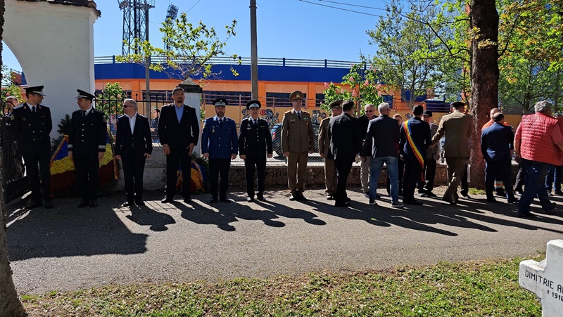 FOTO. Ceremonia militară de Ziua Independenței Naționale a României la Piatra Neamț, ZCH NEWS - sursa ta de informații