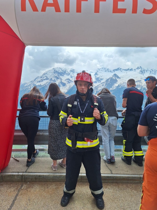 Pompier nemțean stabilește un nou record la competiția &#8222;Stairways to heaven&#8221; din Elveția, ZCH NEWS - sursa ta de informații